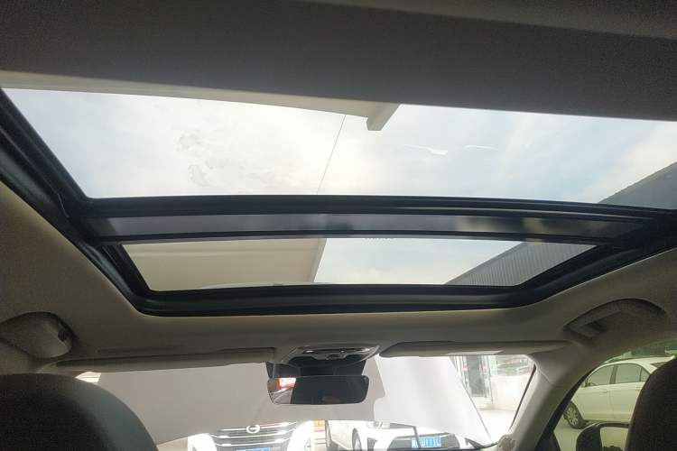 Used Lynk & Co 02 2019 High-Energy Edition 2.0T Automatic Two-Wheel Drive Shine Pro Edition China VI Standard Headliner