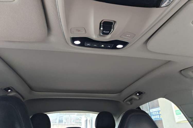 Used Lynk & Co 02 2019 High-Energy Edition 2.0T Automatic Two-Wheel Drive Zhaoban Model China VI Standard Headliner