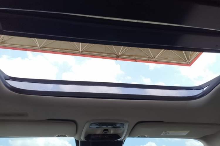 Used Lynk & Co 02 2019 High-Energy Edition 2.0T Automatic Two-Wheel Drive Shine Pro Edition China VI Standard Headliner