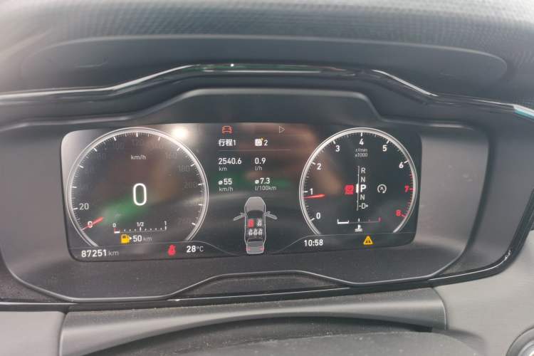 Used Lynk & Co 02 2019 High-Energy Edition 2.0T Automatic Two-Wheel Drive Zhaoban Model China VI Standard Instrument Cluster
