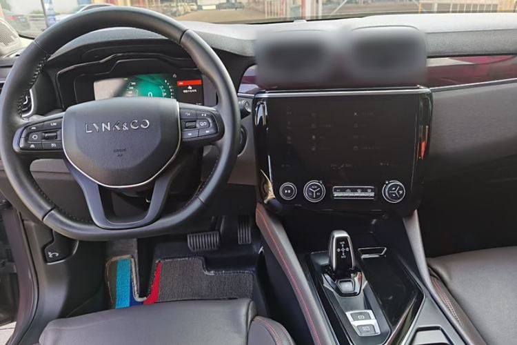 Used Lynk & Co 02 2019 High-Energy Edition 2.0T Automatic Two-Wheel Drive Zhaoban Model China VI Standard Interior 3