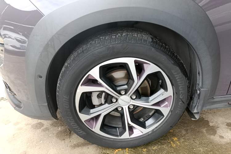 Used Lynk & Co 02 2019 High-Energy Edition 2.0T Automatic Two-Wheel Drive Shine Pro Edition China VI Standard Left Front Wheel Hub