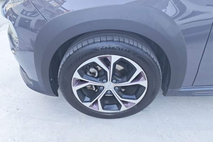 Used Lynk & Co 02 2019 High-Energy Edition 2.0T Automatic Two-Wheel Drive Zhaoban Model China VI Standard Left Front Wheel Hub