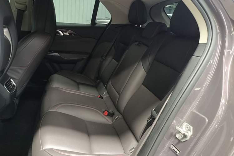 Used Lynk & Co 02 2019 High-Energy Edition 2.0T Automatic Two-Wheel Drive Zhaoban Model China VI Standard Left Rear Seat