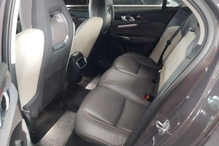 Used Lynk & Co 02 2019 High-Energy Edition 2.0T Automatic Two-Wheel Drive Shine Pro Edition China VI Standard Left Rear Seat