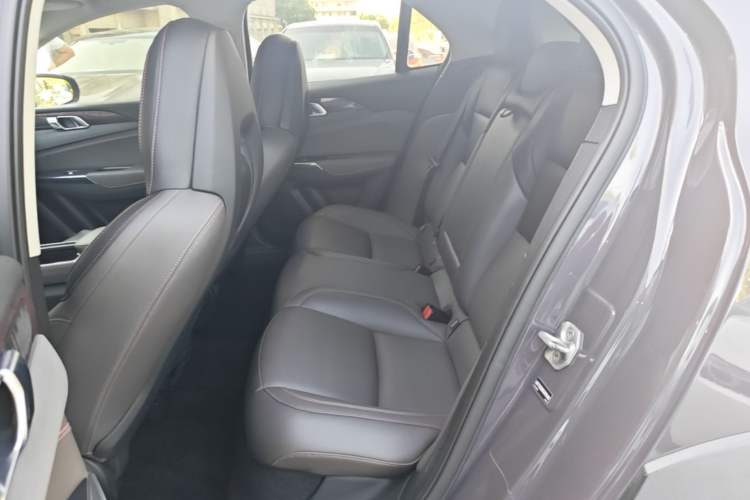 Used Lynk & Co 02 2019 High-Energy Edition 2.0T Automatic Two-Wheel Drive Zhaoban Model China VI Standard Left Rear Seat