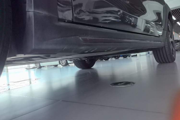 Used Lynk & Co 02 2019 1.5T DCT Two-Wheel Drive Shine Pro Edition China VI Standard Left Side Sill