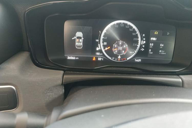 Used Lynk & Co 02 2019 High-Energy Edition 2.0T Automatic Two-Wheel Drive Shine Pro Edition China VI Standard Odometer Close Up