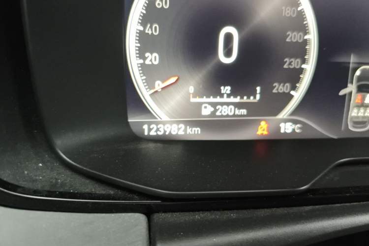 Used Lynk & Co 02 2019 High-Energy Edition 2.0T Automatic Two-Wheel Drive Shine Pro Edition China VI Standard Odometer Close Up