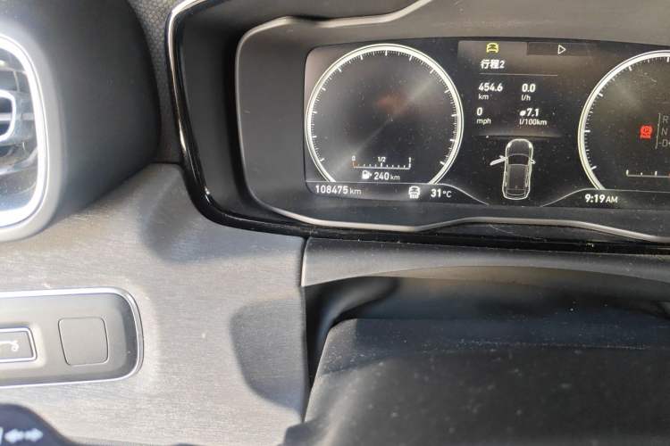 Used Lynk & Co 02 2019 High-Energy Edition 2.0T Automatic Two-Wheel Drive Shine Pro Edition China VI Standard Odometer Close Up