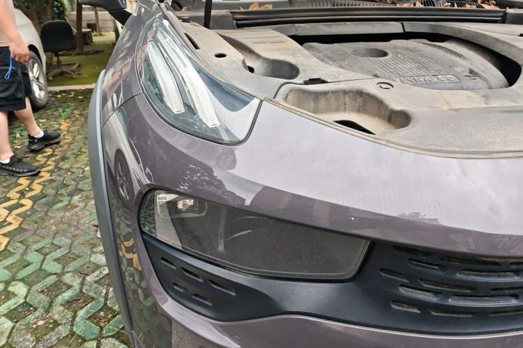 Used Lynk & Co 02 2019 High-Energy Edition 2.0T Automatic Two-Wheel Drive Shine Pro Edition China VI Standard Right Front Headlight
