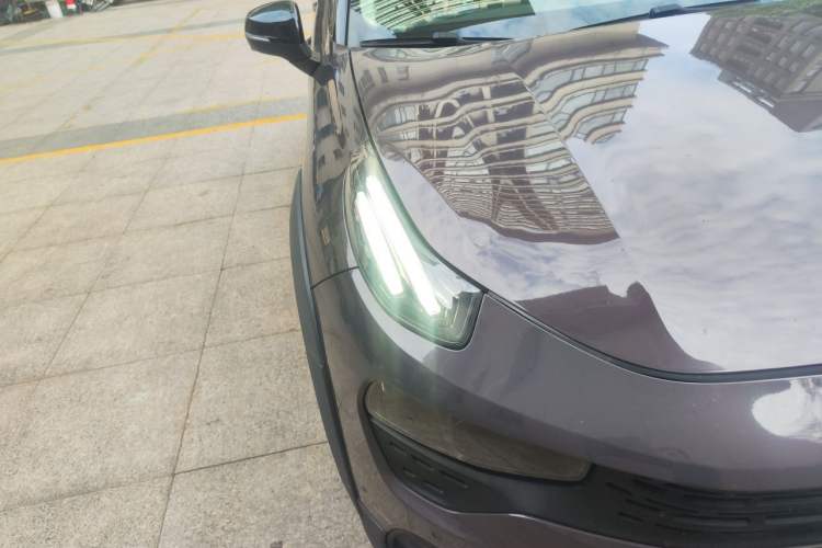 Used Lynk & Co 02 2019 High-Energy Edition 2.0T Automatic Two-Wheel Drive Shine Pro Edition China VI Standard Right Front Headlight