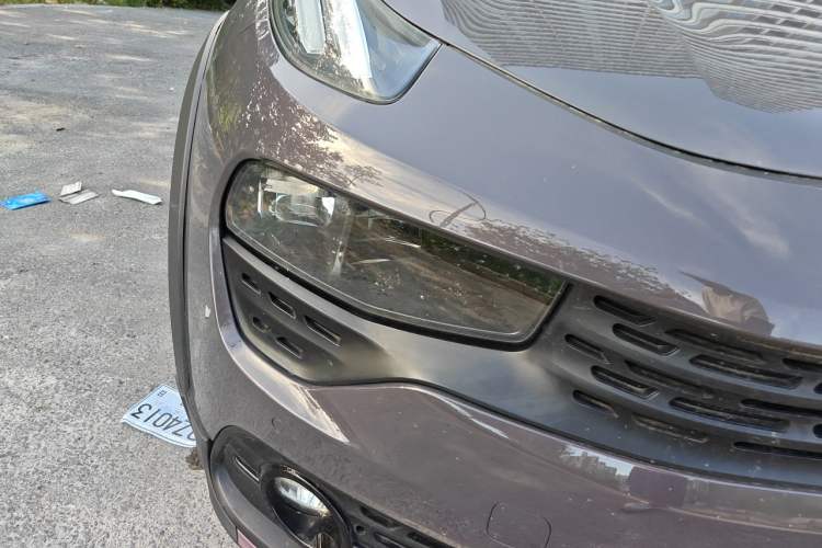 Used Lynk & Co 02 2019 High-Energy Edition 2.0T Automatic Two-Wheel Drive Shine Pro Edition China VI Standard Right Front Headlight