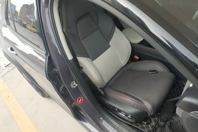 Used Lynk & Co 02 2019 High-Energy Edition 2.0T Automatic Two-Wheel Drive Shine Pro Edition China VI Standard Right Front Seat