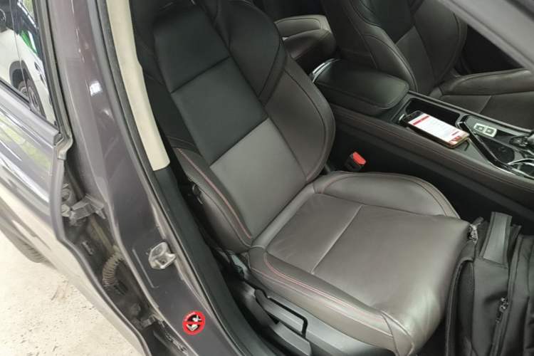 Used Lynk & Co 02 2019 High-Energy Edition 2.0T Automatic Two-Wheel Drive Zhaoban Model China VI Standard Right Front Seat