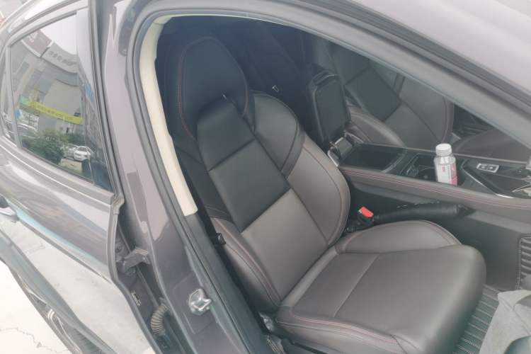 Used Lynk & Co 02 2019 High-Energy Edition 2.0T Automatic Two-Wheel Drive Zhaoban Model China VI Standard Right Front Seat
