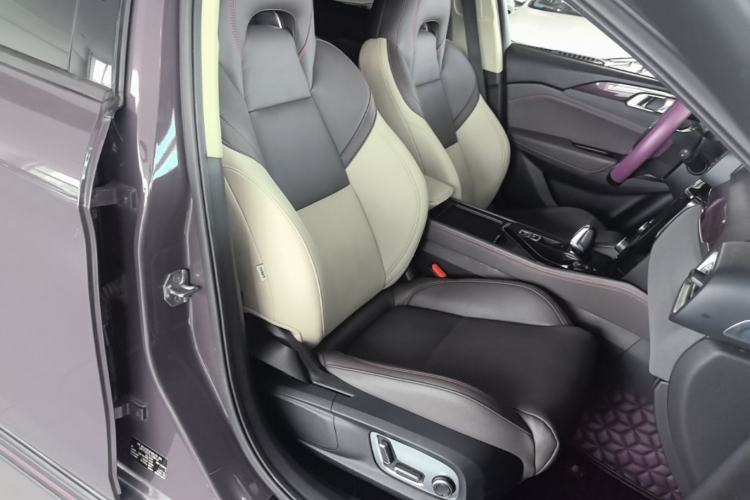 Used Lynk & Co 02 2019 1.5T DCT Two-Wheel Drive Shine Pro Edition China VI Standard Right Front Seat