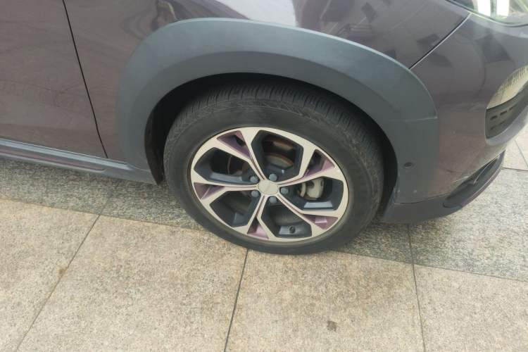 Used Lynk & Co 02 2019 High-Energy Edition 2.0T Automatic Two-Wheel Drive Shine Pro Edition China VI Standard Right Front Wheel Hub
