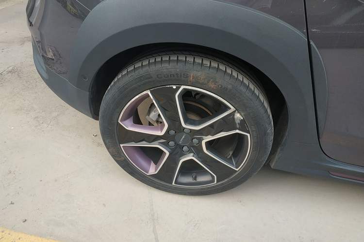 Used Lynk & Co 02 2019 High-Energy Edition 2.0T Automatic Two-Wheel Drive Shine Pro Edition China VI Standard Right Rear Wheel Hub