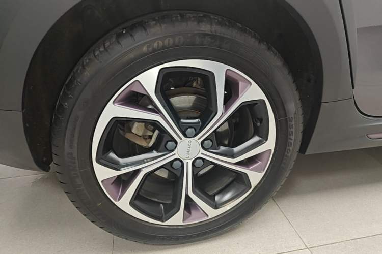 Used Lynk & Co 02 2019 High-Energy Edition 2.0T Automatic Two-Wheel Drive Zhaoban Model China VI Standard Right Rear Wheel Hub