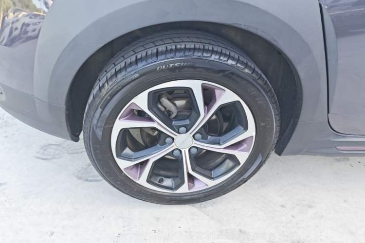 Used Lynk & Co 02 2019 High-Energy Edition 2.0T Automatic Two-Wheel Drive Zhaoban Model China VI Standard Right Rear Wheel Hub