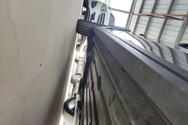 Used Lynk & Co 02 2019 High-Energy Edition 2.0T Automatic Two-Wheel Drive Shine Pro Edition China VI Standard Right Side Sill