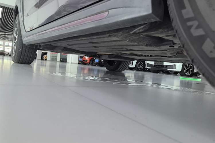 Used Lynk & Co 02 2019 1.5T DCT Two-Wheel Drive Shine Pro Edition China VI Standard Right Side Sill