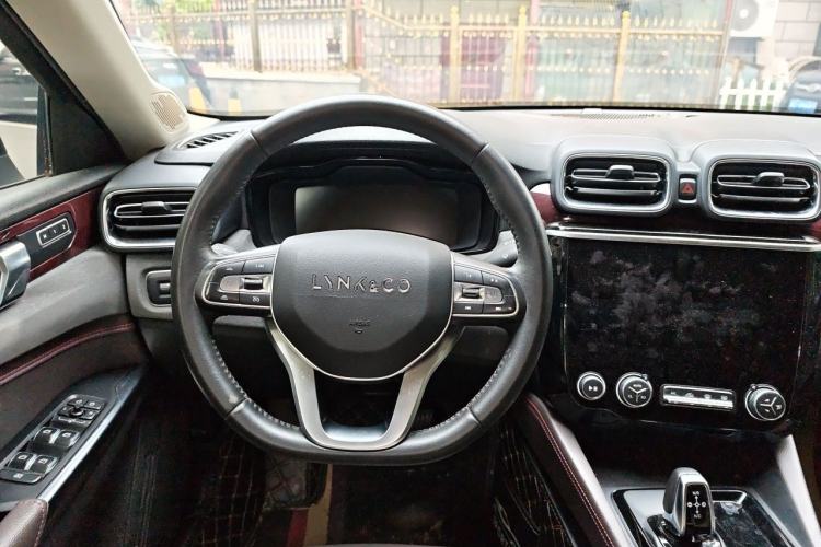 Used Lynk & Co 02 2019 High-Energy Edition 2.0T Automatic Two-Wheel Drive Shine Pro Edition China VI Standard Steering Wheel