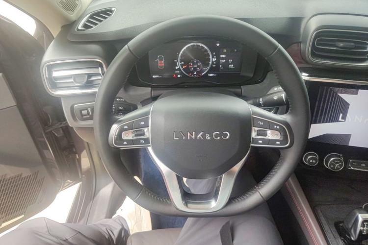Used Lynk & Co 02 2019 High-Energy Edition 2.0T Automatic Two-Wheel Drive Shine Pro Edition China VI Standard Steering Wheel
