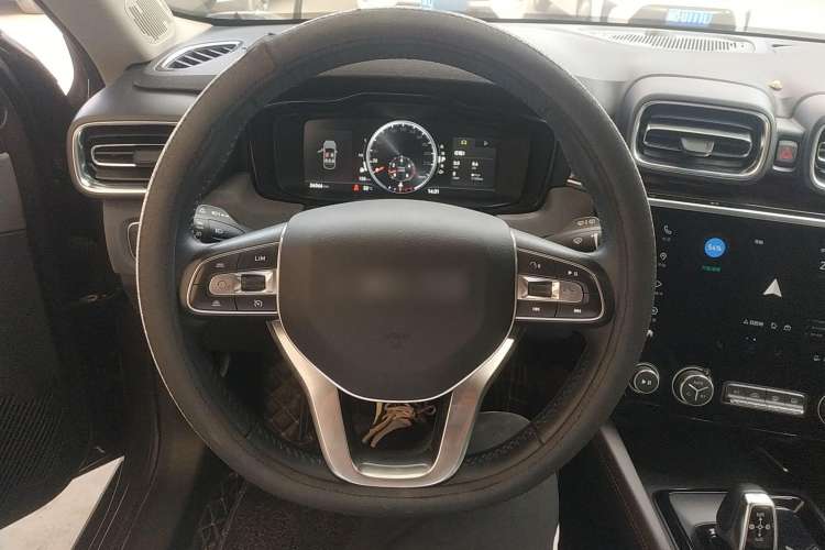 Used Lynk & Co 02 2019 High-Energy Edition 2.0T Automatic Two-Wheel Drive Shine Pro Edition China VI Standard Steering Wheel