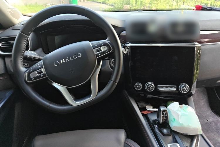 Used Lynk & Co 02 2019 High-Energy Edition 2.0T Automatic Two-Wheel Drive Shine Pro Edition China VI Standard Steering Wheel