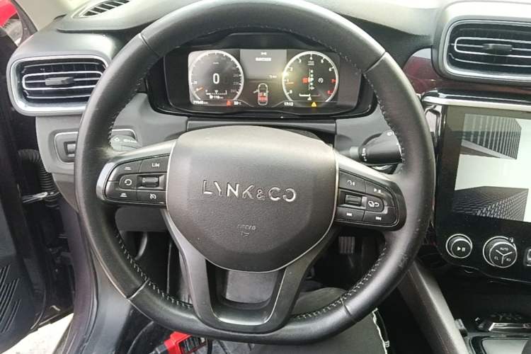 Used Lynk & Co 02 2019 High-Energy Edition 2.0T Automatic Two-Wheel Drive Zhaoban Model China VI Standard Steering Wheel