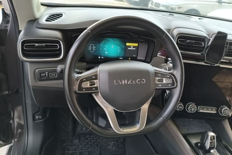 Used Lynk & Co 02 2019 High-Energy Edition 2.0T Automatic Two-Wheel Drive Shine Pro Edition China VI Standard Steering Wheel