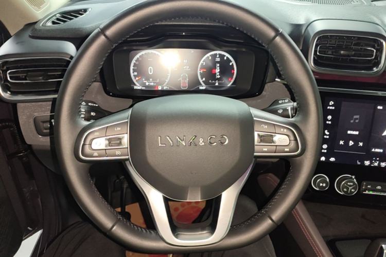 Used Lynk & Co 02 2019 1.5T DCT Two-Wheel Drive Shine Pro Edition China VI Standard Steering Wheel