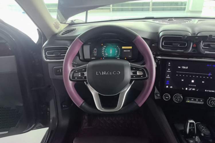 Used Lynk & Co 02 2019 1.5T DCT Two-Wheel Drive Shine Pro Edition China VI Standard Steering Wheel