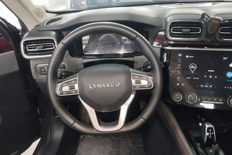 Used Lynk & Co 02 2019 High-Energy Edition 2.0T Automatic Two-Wheel Drive Shine Pro Edition China VI Standard Steering Wheel