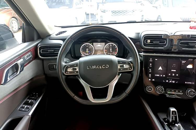 Used Lynk & Co 02 2019 High-Energy Edition 2.0T Automatic Two-Wheel Drive Shine Pro Edition China VI Standard Steering Wheel