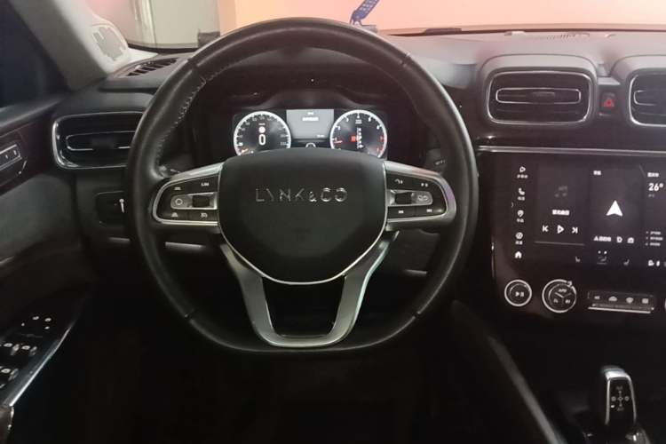 Used Lynk & Co 02 2019 High-Energy Edition 2.0T Automatic Two-Wheel Drive Shine Pro Edition China VI Standard Steering Wheel