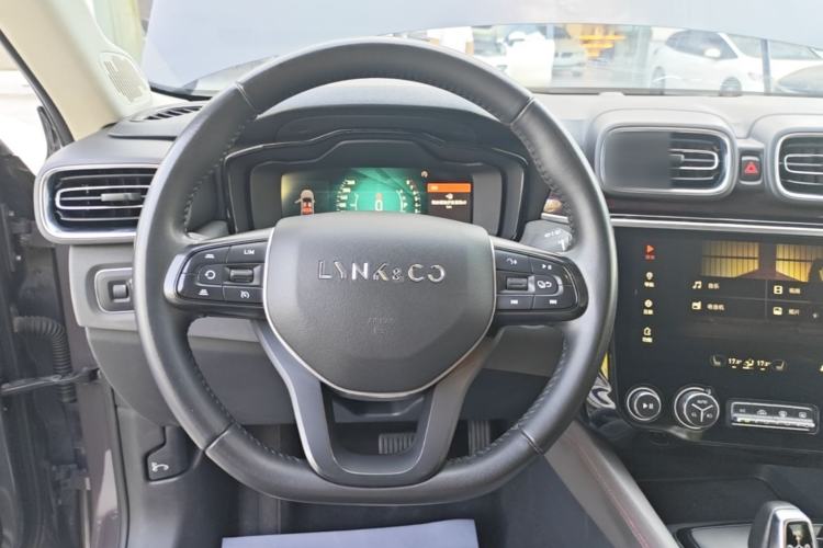 Used Lynk & Co 02 2019 High-Energy Edition 2.0T Automatic Two-Wheel Drive Zhaoban Model China VI Standard Steering Wheel