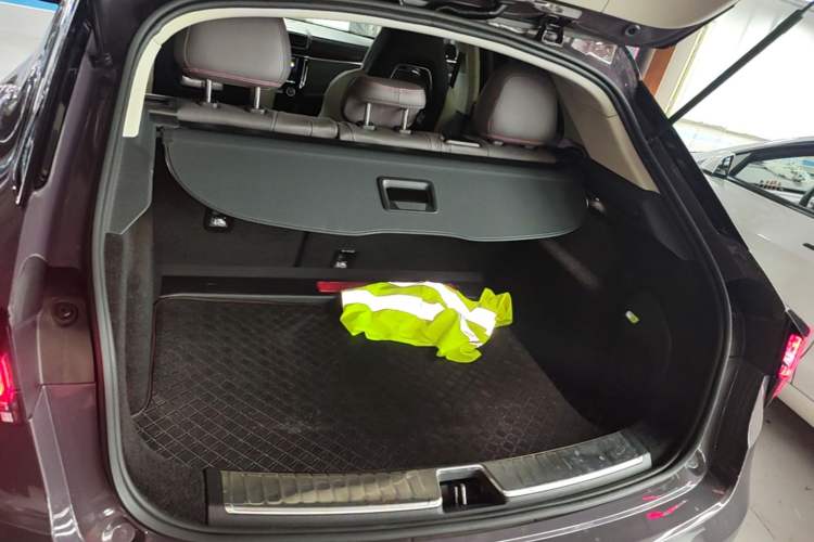 Used Lynk & Co 02 2019 1.5T DCT Two-Wheel Drive Shine Pro Edition China VI Standard Trunk