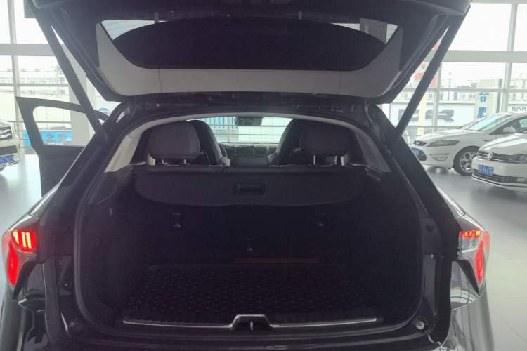 Used Lynk & Co 02 2019 1.5T DCT Two-Wheel Drive Shine Pro Edition China VI Standard Trunk