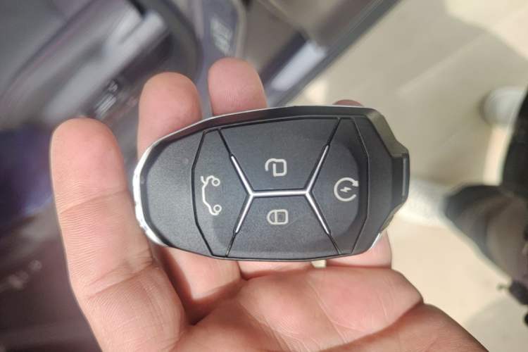 Used Lynk & Co 02 2019 High-Energy Edition 2.0T Automatic Two-Wheel Drive Shine Pro Edition China VI Standard Vehicle Key