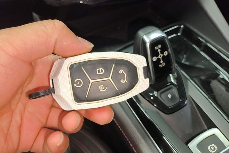 Used Lynk & Co 02 2019 High-Energy Edition 2.0T Automatic Two-Wheel Drive Zhaoban Model China VI Standard Vehicle Key
