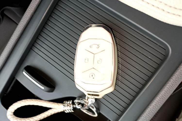 Used Lynk & Co 02 2019 High-Energy Edition 2.0T Automatic Two-Wheel Drive Shine Pro Edition China VI Standard Vehicle Key