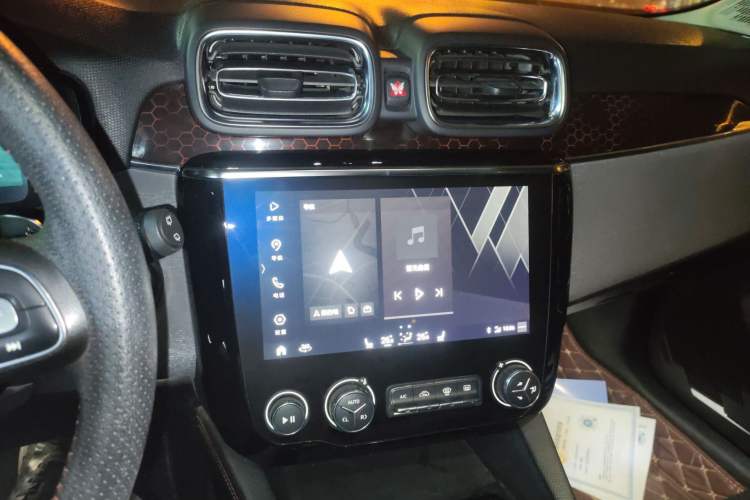 Used Lynk & Co 02 2019 1.5T DCT Two-Wheel Drive Pro Edition China VI Standard Audio And AC Panel