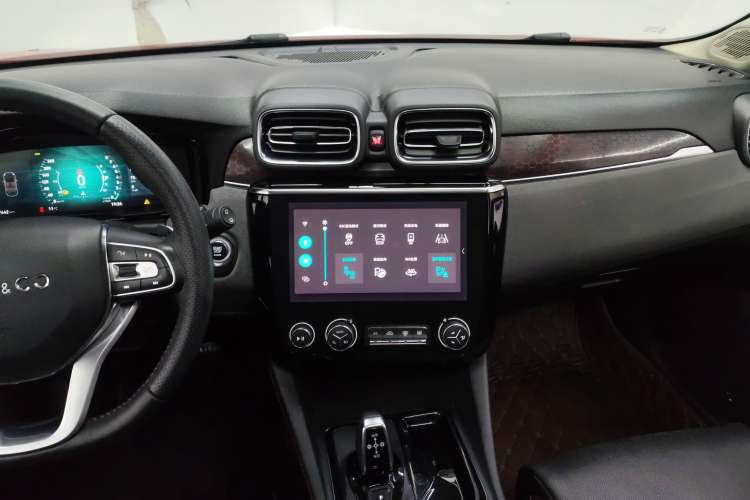 Used Lynk & Co 02 2019 1.5T DCT Two-Wheel Drive Pro Edition China VI Standard Audio And AC Panel