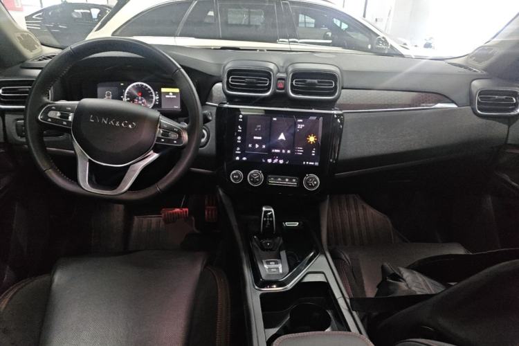 Used Lynk & Co 02 2019 1.5T DCT Two-Wheel Drive Pro Edition China VI Standard Center Console
