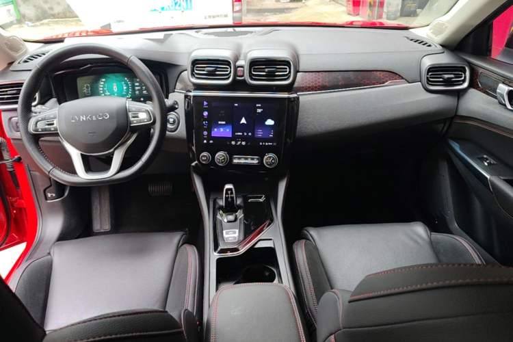 Used Lynk & Co 02 2019 1.5T DCT Two-Wheel Drive Pro Edition China VI Standard Center Console