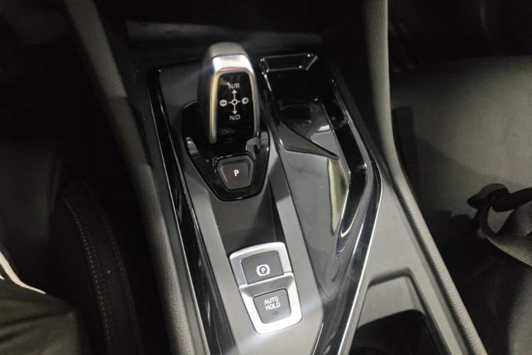 Used Lynk & Co 02 2019 1.5T DCT Two-Wheel Drive Pro Edition China VI Standard Gear Lever