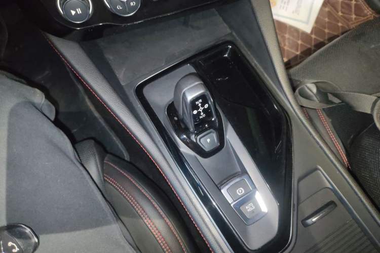 Used Lynk & Co 02 2019 1.5T DCT Two-Wheel Drive Pro Edition China VI Standard Gear Lever